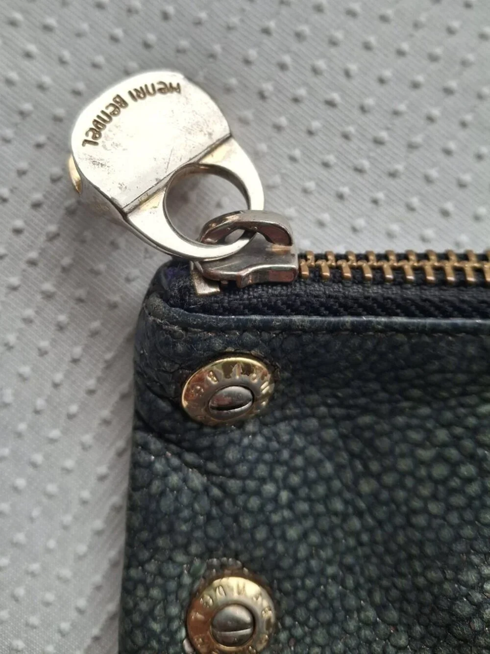 Henri Bendel Stingray Embossed Leather Zip Pouch Cosmetic Bag Clutch Black